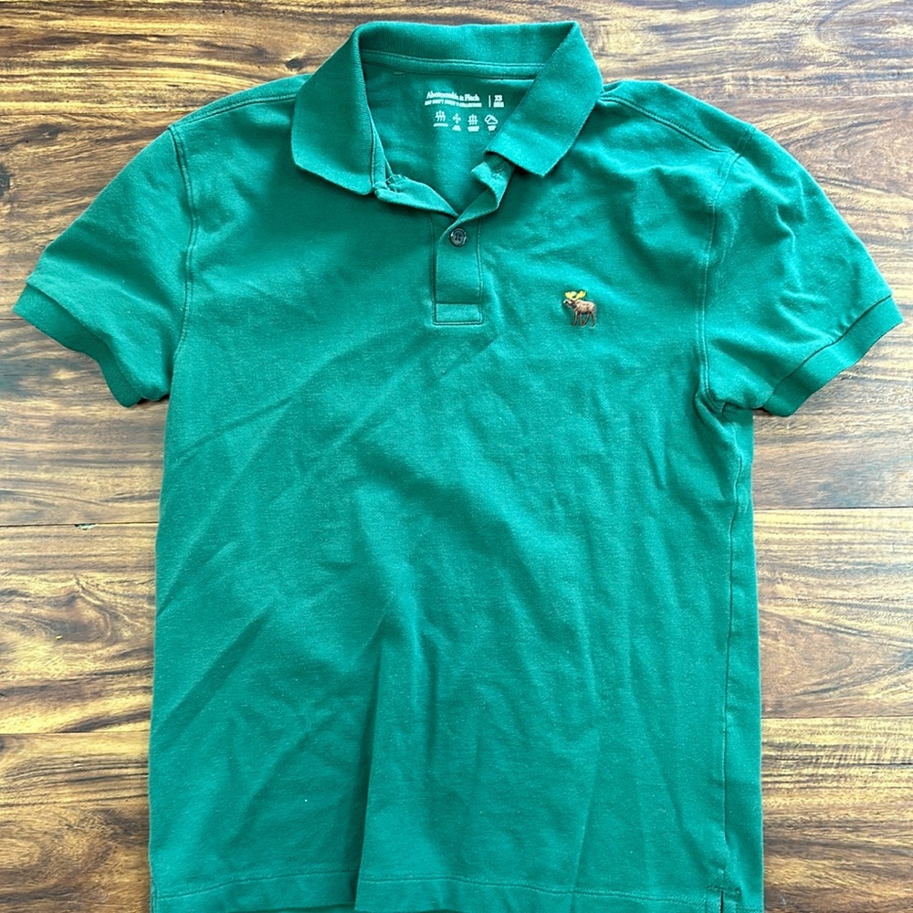 Abercrombie hunter green logo polo mens size XS.